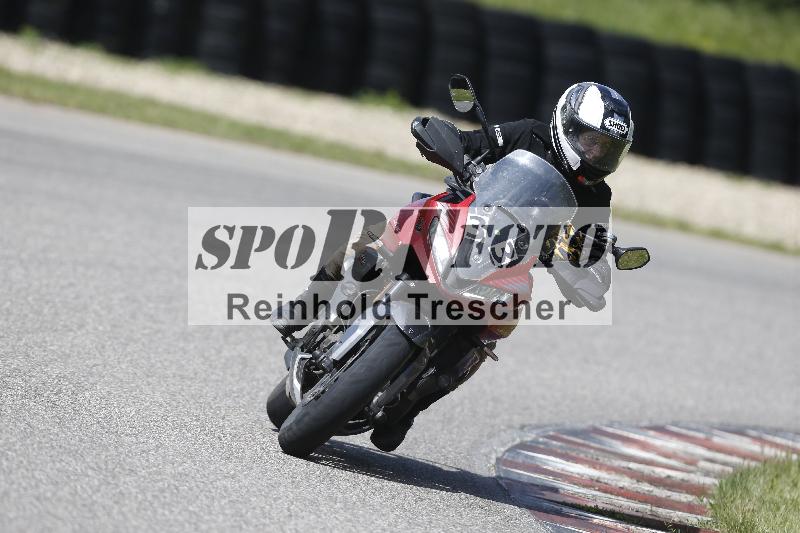 /Archiv-2025/09 22.04.2025 Cornu Master School ADR/gruen-vert/33